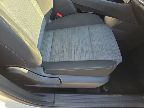 Used 2023 Nissan Rogue SV image 12