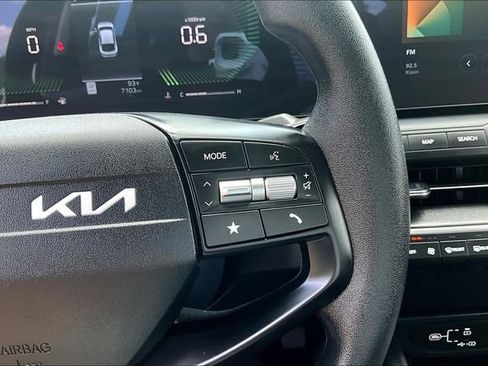 Used 2025 Kia K4 FWD image 11