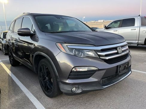 Used 2017 Honda Pilot Elite image 2