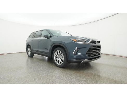 New 2026 Toyota Grand Highlander Limited image 29