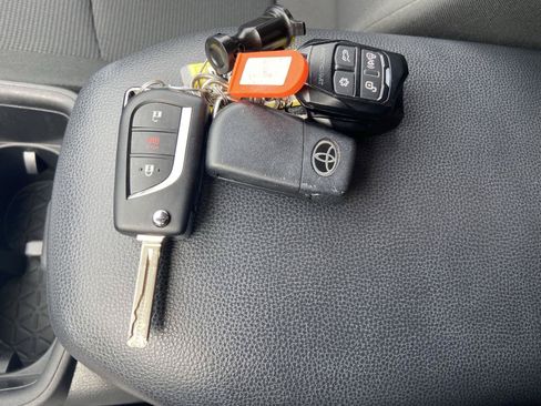 Used 2023 Toyota RAV4 LE AWD/4WD image 33