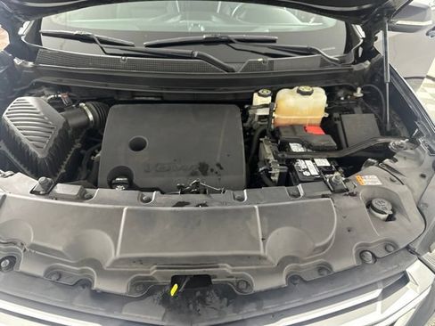 Used 2022 Chevrolet Traverse LT AWD/4WD image 11