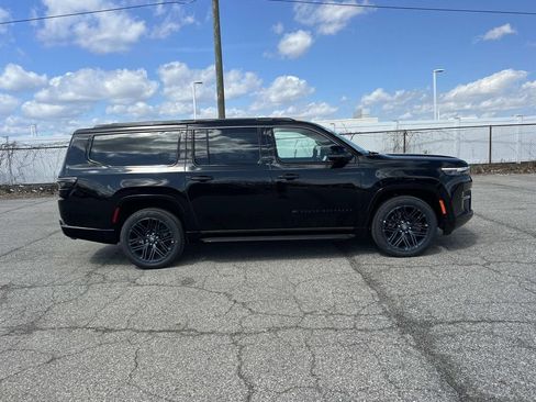 New 2026 Jeep Grand Wagoneer L 4WD image 2