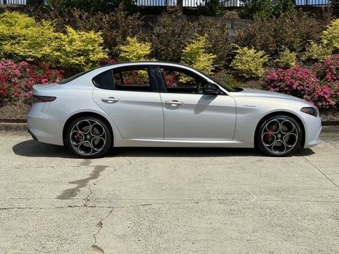 New 2025 Alfa Romeo Giulia w/ Veloce Package Rwd image 2