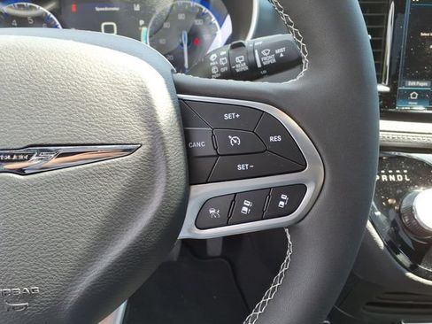 New 2026 Chrysler Pacifica Select FWD image 20