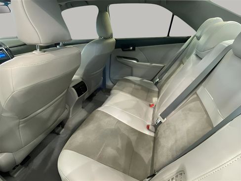 Used 2012 Toyota Camry XLE w/ Leather Pkg image 11