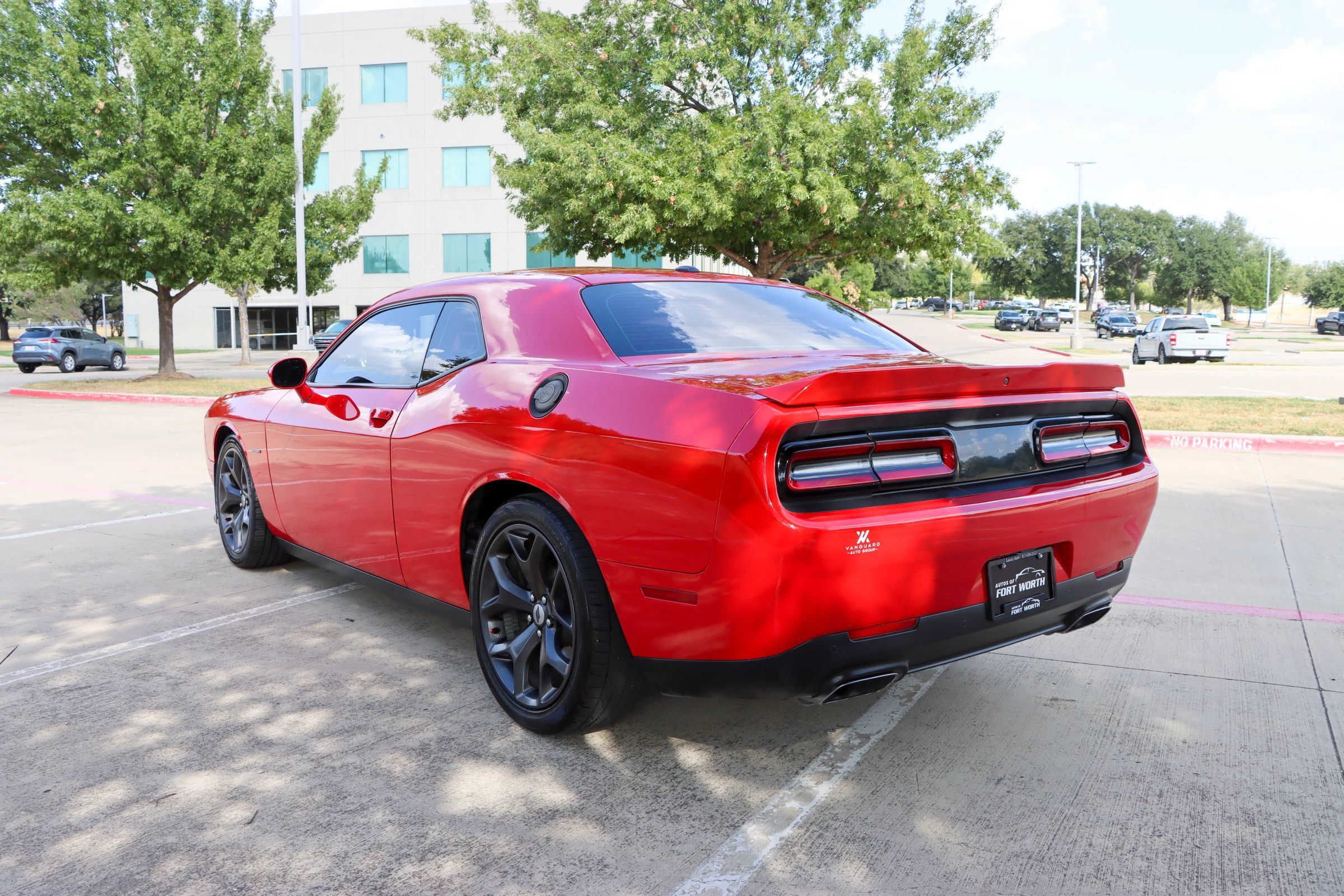 Used 2019 Dodge Challenger R/T RWD image 5
