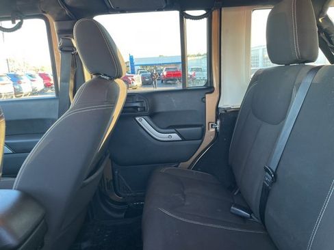 Used 2015 Jeep Wrangler Unlimited Rubicon w/ Dual Top Group image 11