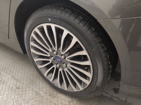 Used 2017 Ford Fusion Titanium image 31