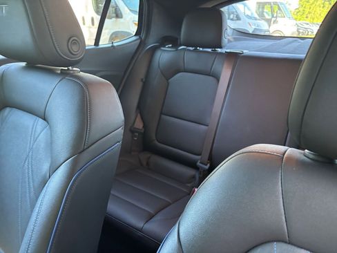 Used 2025 Buick Envista Sport Touring image 39