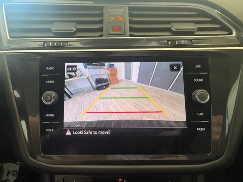Used 2024 Volkswagen Tiguan SE R-Line AWD/4WD image 24