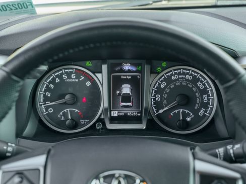 Used 2023 Toyota Tacoma Limited AWD/4WD image 25
