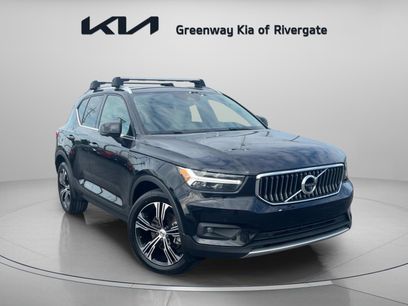 Used 2022 Volvo XC40 T5 Inscription w/ Advanced Package
