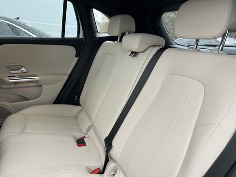 Used 2023 Mercedes-Benz GLA 250 4MATIC image 34