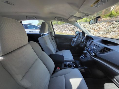 Used 2016 Honda CR-V LX image 8