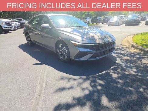 Used 2025 Hyundai Elantra SEL FWD image 1