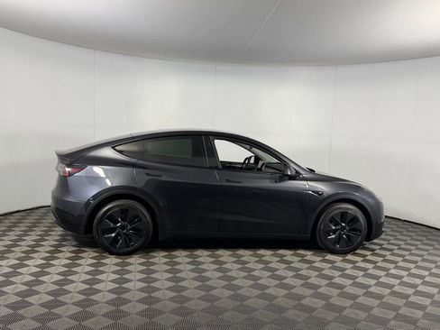 Used 2025 Tesla Model Y Long Range AWD/4WD image 6
