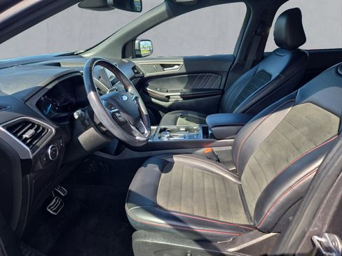 Certified 2022 Ford Edge ST-Line AWD/4WD image 11