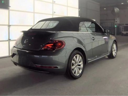 Used 2017 Volkswagen Beetle 1.8T Classic FWD image 5