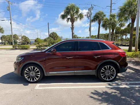 Used 2016 Lincoln MKX Reserve w/ Luxury Package AWD/4WD image 3