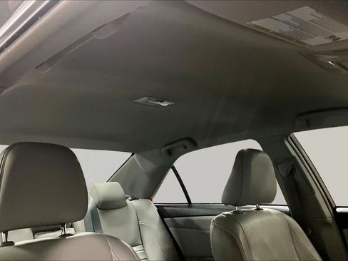 Used 2017 Toyota Camry XLE FWD image 14