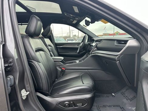 Used 2024 Jeep Grand Cherokee L Limited w/ Luxury Tech Group II image 26