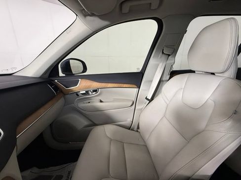 Used 2022 Volvo XC90 T6 Momentum w/ Advanced Package AWD/4WD image 22