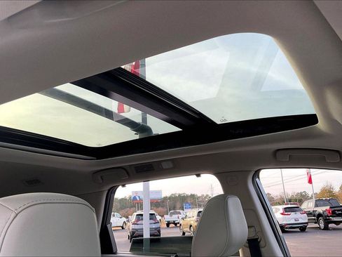 Used 2024 Nissan Pathfinder SL w/ SL Premium Package image 22