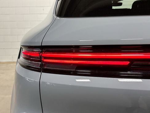 Certified 2026 Porsche Cayenne AWD/4WD image 11