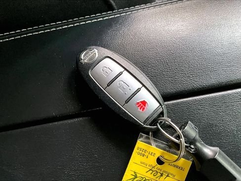 Used 2021 Nissan Rogue S FWD image 14