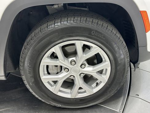 Used 2023 Jeep Grand Cherokee Limited w/ Trailer Tow Prep Group (B) image 13