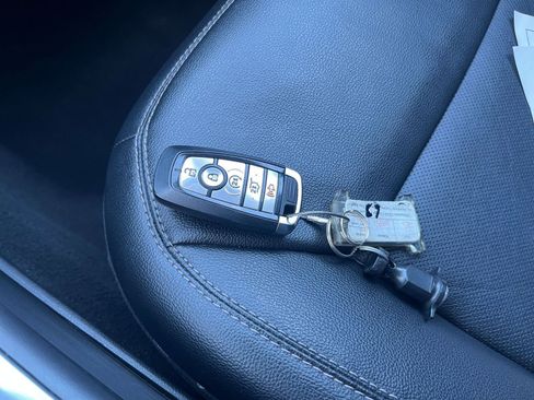 Used 2023 Ford Explorer Limited image 28