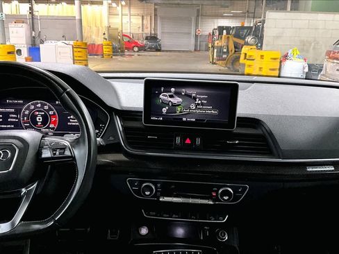 Used 2020 Audi SQ5 Premium Plus w/ Premium Plus Package image 5