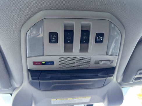 Used 2019 Subaru Ascent Touring AWD/4WD image 38