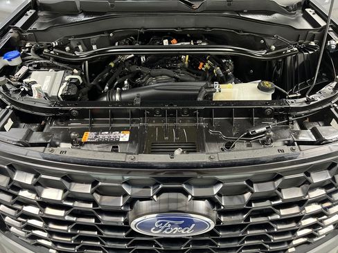 Used 2025 Ford Explorer ST-Line w/ ST-Line Street Pack AWD/4WD image 70