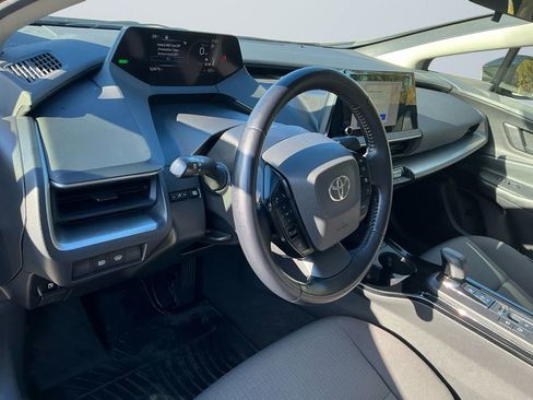 Used 2023 Toyota Prius LE image 12