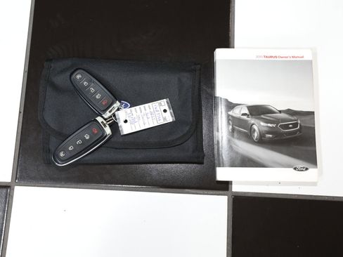 Used 2015 Ford Taurus SHO w/ Equipment Group 401A AWD/4WD image 71