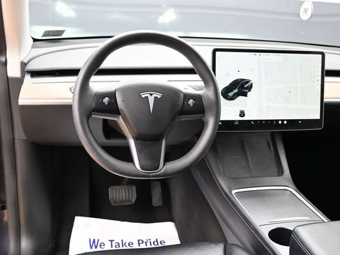 Used 2024 Tesla Model Y Long Range RWD image 34