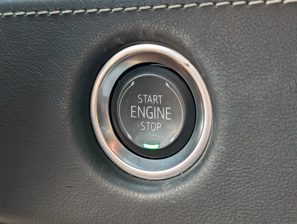 Certified 2025 Cadillac Escalade ESV Sport Platinum AWD/4WD image 31