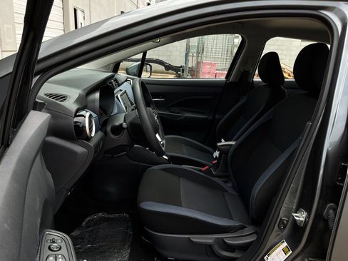 Used 2025 Nissan Versa SV FWD image 10