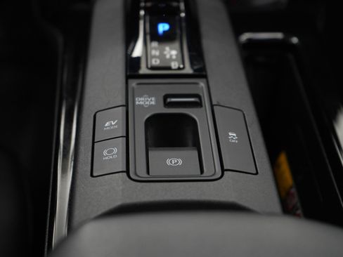 Used 2024 Toyota Prius Limited image 22