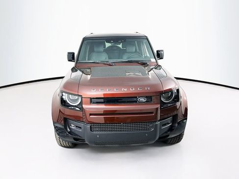 New 2026 Land Rover Defender 90 X-Dynamic SE AWD/4WD image 2