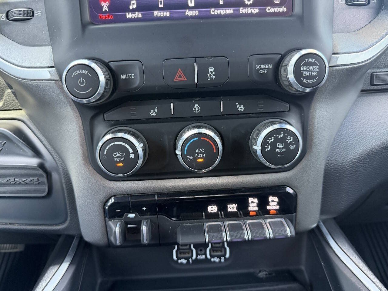 Used 2020 RAM 2500 Big Horn w/ Night Edition AWD/4WD image 29