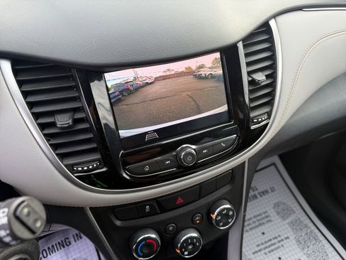 Used 2022 Chevrolet Trax LS w/ Tint and Cruise Package image 27