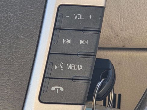 Used 2010 Lincoln MKX AWD image 28