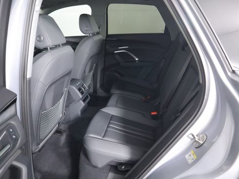 Used 2025 Audi Q5 Premium w/ Convenience Package image 23