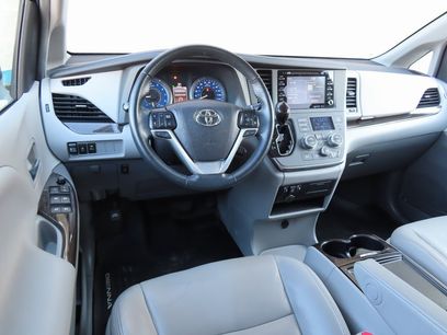 Used 2019 Toyota Sienna XLE w/ XLE Navigation Package
