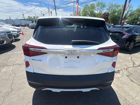 Used 2023 Kia Seltos LX AWD/4WD image 6