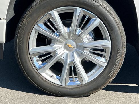 Used 2024 Chevrolet Silverado 1500 High Country w/ Technology Package image 46