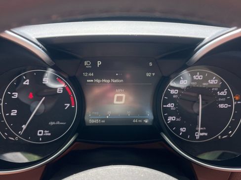 Used 2019 Alfa Romeo Giulia AWD image 17